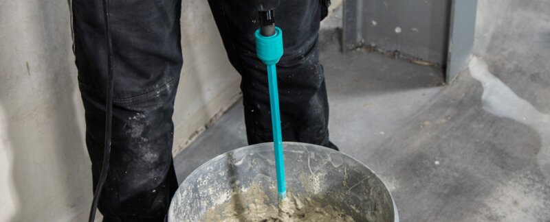 Collomix Xo 1 R with stirrer KR and dust.EX from Collomix mixes grout mortar