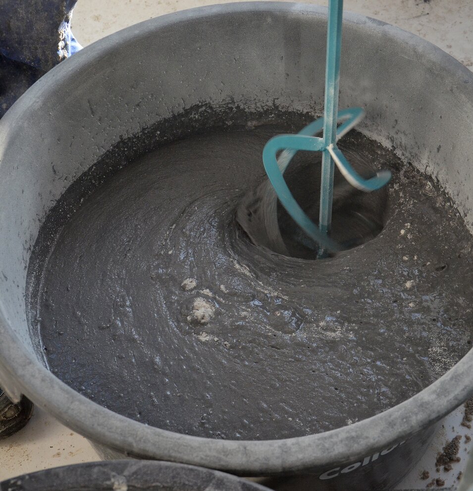 MKN paddle from Collomix with top-down mixing action; ideal for grouting mortar or quartz sand-filled flowable mortar